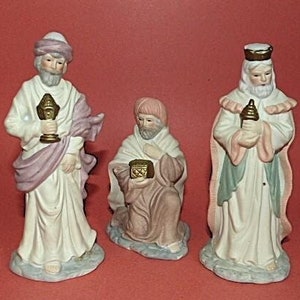 HOUSE OF LLOYD Three Kings Nativity Figurines Christmas Around The World The Gift Of Christmas Pastel Ceramic 18 Dollars Per Figurine