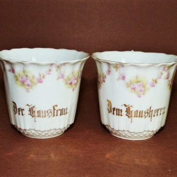 German Der Hausfrau Dem Hausherrn Set Of 2 Coffee Tea Cups Porcelain Floral Gold Accents Scalloped 3” x 4”