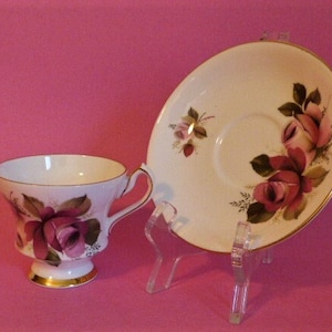 ROYAL WINDSOR Teacup & Saucer Set Pink Red Roses Gold Accents Footed Fine Bone China Made In England