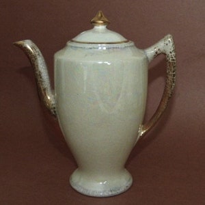 Lusterware Small Lidded Coffee Pot Pearlescent Iridescent Gold Accents Unbranded 7.5” x 7” x 4”