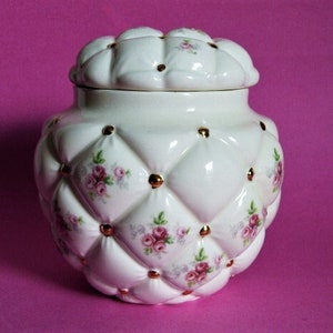 Storage Jar Glazed Ceramic Cream Red Roses Gold Dots Quilt Pattern 5.25” x 5.5”