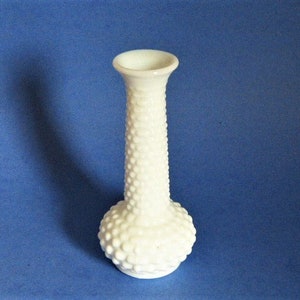 E.O. BRODY Co. Cleveland M-2000 U.S.A. Hobnail Milk Glass Bud Vase 7.5”