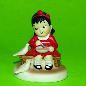 CAMPBELL KIDS Figurine Girl Holding Soup Bowl Two Turtle Doves Bisque Christmas Holiday 3 ” x 2.5”