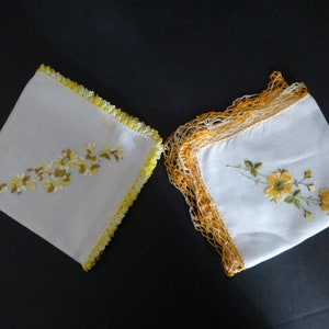 Hankies Vintage Embroidered Linen Crocheted Border