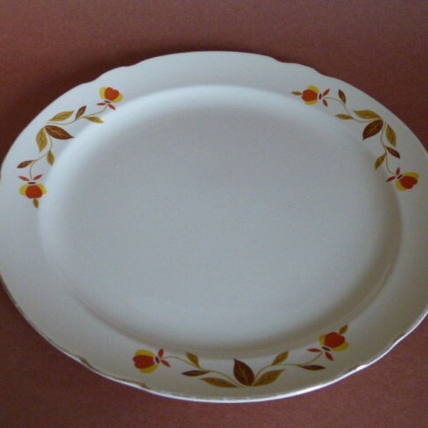 HALL’S SUPERIOR Dinner Plate Autumn Leaf Quality Kitchenware Scalloped 10”