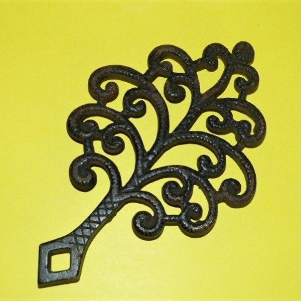 Trivet Hot Plate Cast Iron Tree Of Life Handle Four Feet #4 Rustic Country Décor 8.75” x 5.5”