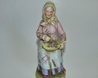 HOMCO Figurine Old Woman with Basket of Grapes #1433 Ceramic