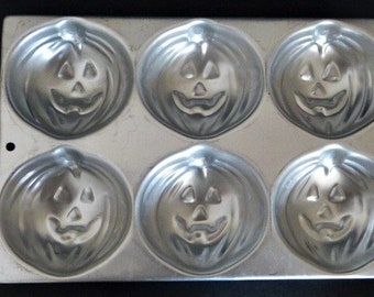 WILTON Jack-O-Lantern Cookie Muffin Pan Aluminum 6 Cavities Halloween 1983 #508-1040 Made In China