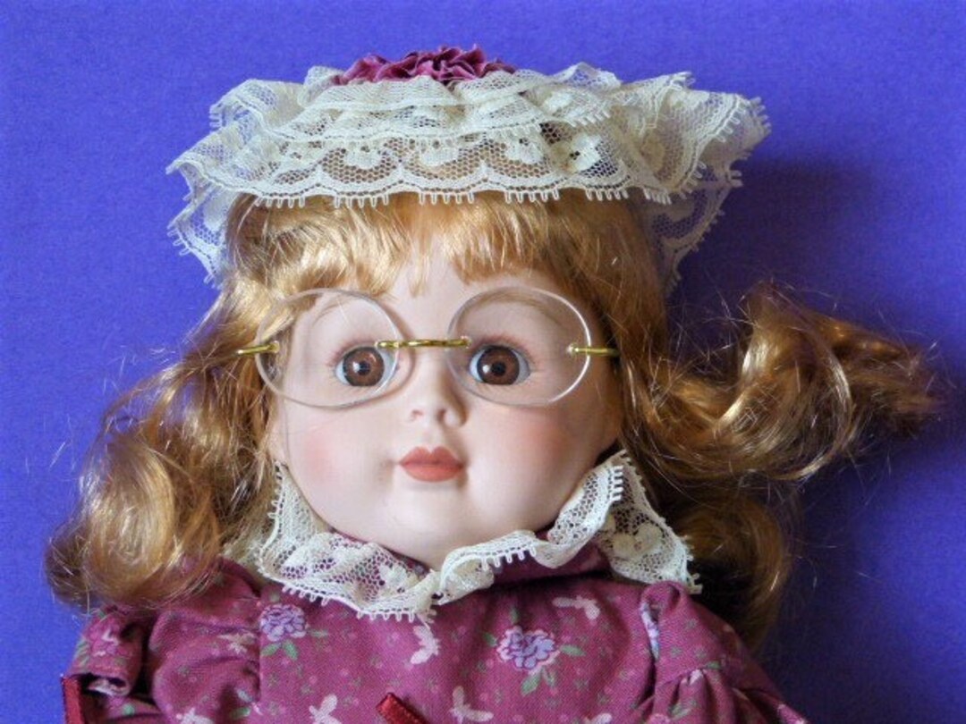 Lot de 2 POUPÉE doll pleine de beauté bisque zasan ,héritage mint an 1990