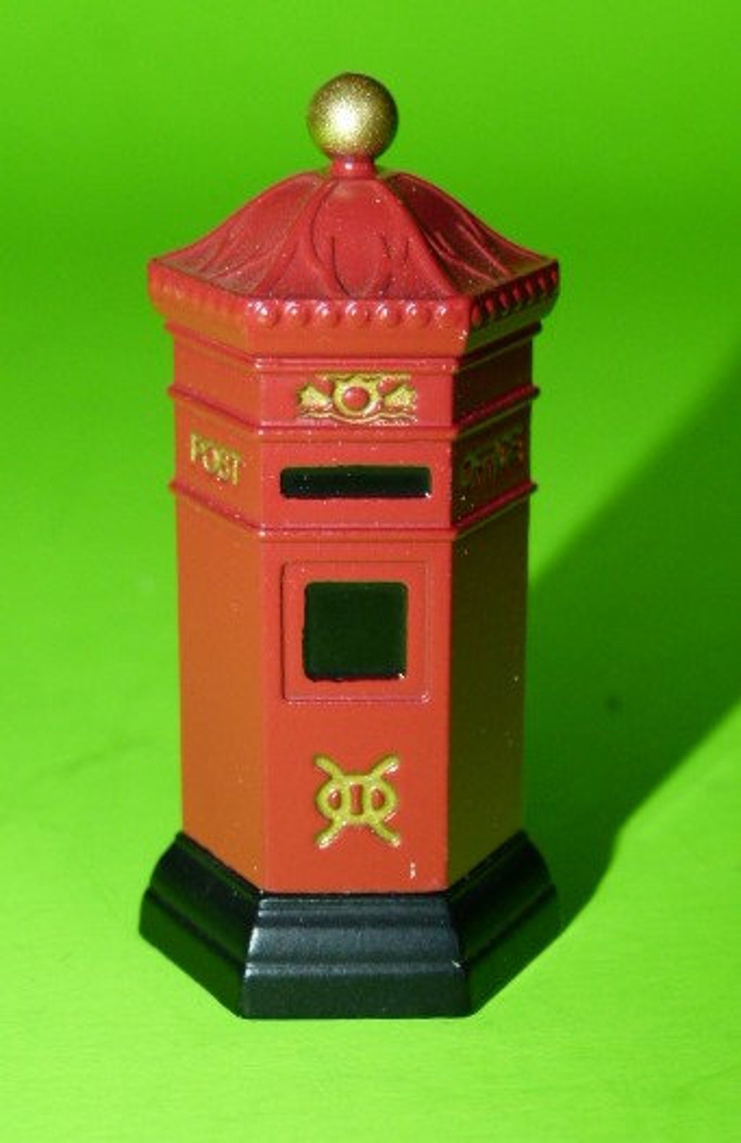 DEPARTMENT 56 English Post Box 58050 the Heritage Village Collection