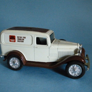 ERTL Trustworthy Limited Edition 1932 Ford Panel Truck Coin Bank