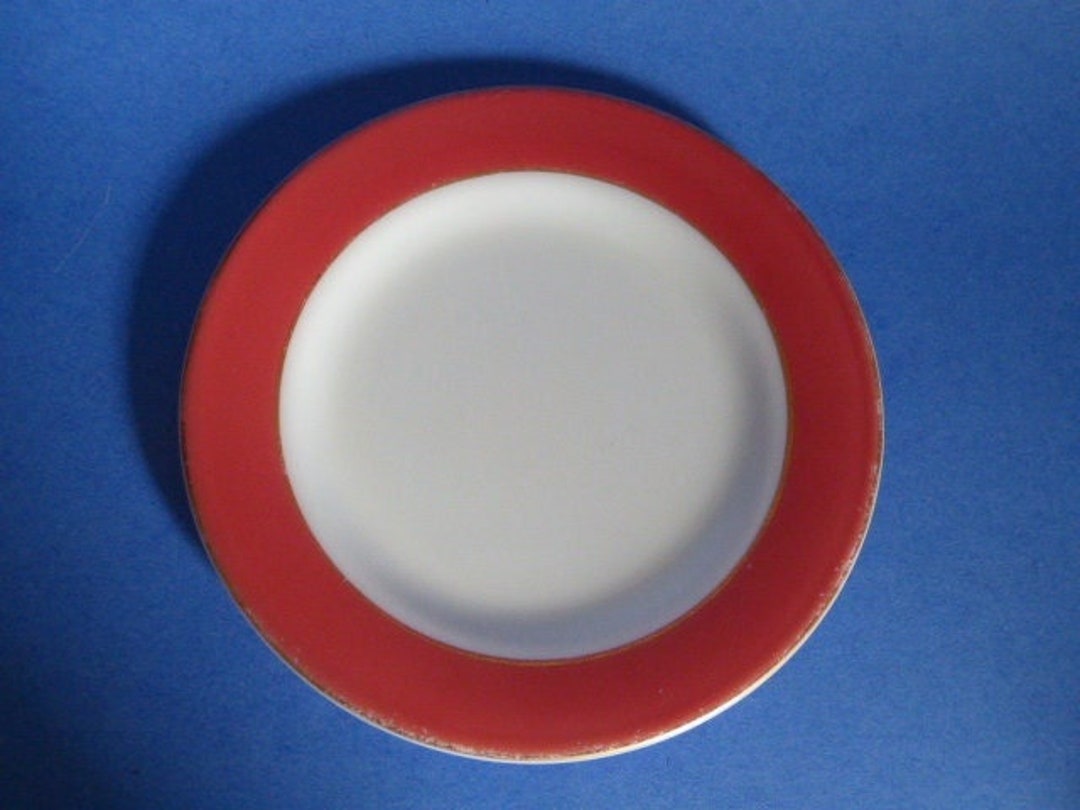 PYREX 8” Salad Dessert Luncheon Plate Milk Glass Flamingo Pink Coral ...