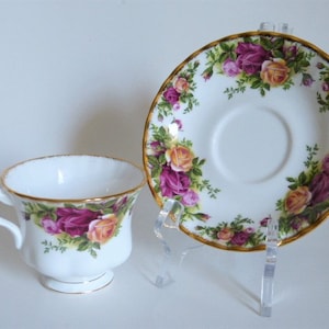 ROYAL ALBERT Old Country Roses Teacup and Saucer Bone China 1962