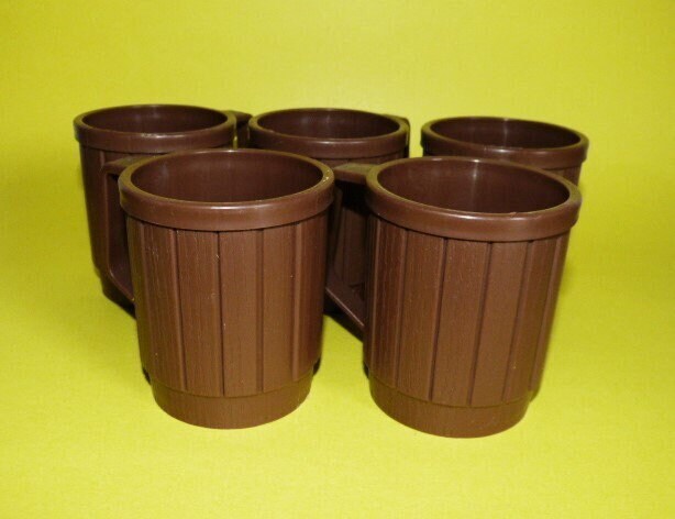 Vintage Rubbermaid Melamine Mugs #3819, Stackable Coffee Cups, Burnt Orange  Rubbermaid Mugs, Camping Mugs, Retro Cottage Mugs