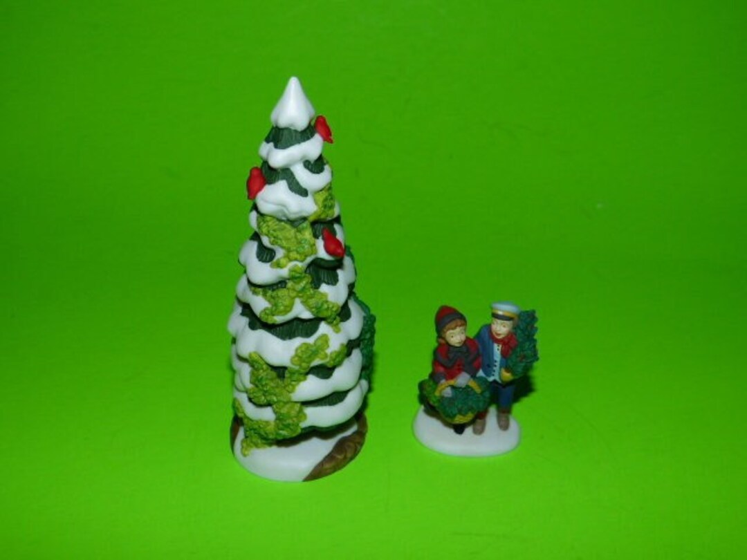 DEPARTMENT 56 the Holly and the Ivy Set of 2 the Heritage Village