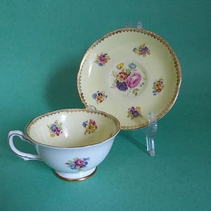 ROYAL GRAFTON Teacup Coffee Cup & Saucer Yellow Floral Gold Accents Scalloped Footed Fine Bone China Made In England