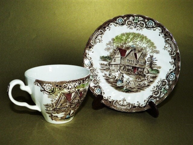 Consorts & Consort Songs(中古品) HERITAGE HALL Coffee Cup & Saucer Colonial Overhang Johnson Bros