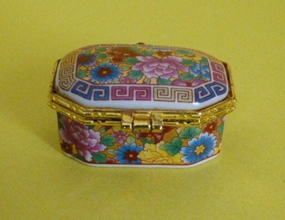 Mini Trinket Box Chintz Hinged Octagonal Porcelai… - image 2