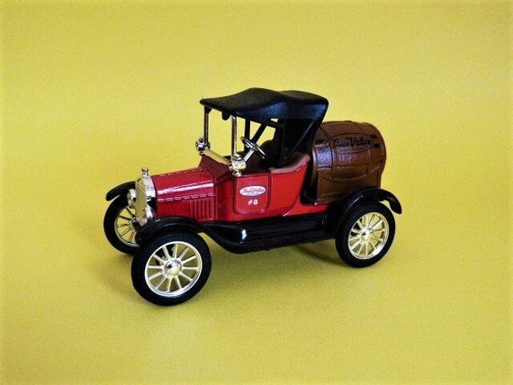ERTL TRUE VALUE Hardware Stores Replica 1918 Ford Model “T