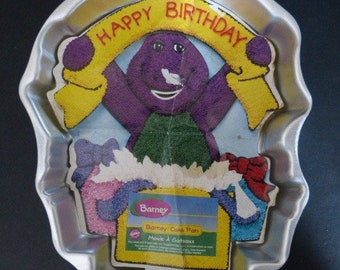 WILTON Cake Pan BARNEY Happy Birthday The Lyons Group, Inc. 2105-3450 Indonesia 1998