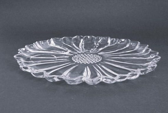 HAZEL ATLAS Clear Glass Sunflower Shape Luncheon Plates Set of 4
