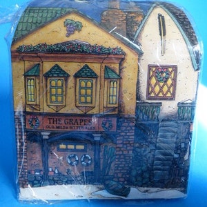 DEPARTMENT 56 ORNAMENT The Grapes Inn 1996 Collectors Edition Ornament Charles Dickens Heritage