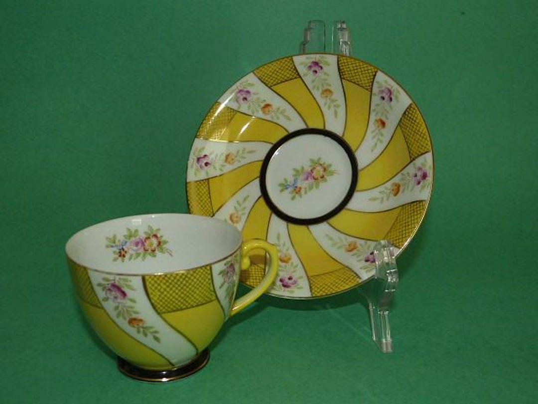 WAKO CHINA Teacup Coffee Cup Saucer Set Alternating Swirling
