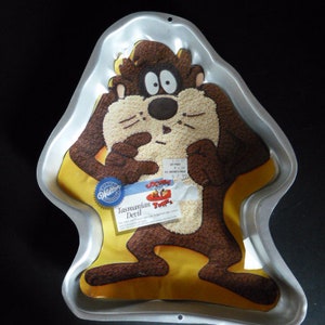 WILTON Cake Pan TASMANIAN DEVIL Warner Brothers 1995 Indonesia #2105-1236