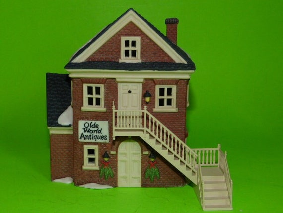 DEPARTMENT 56 DISNEY PARKS Village Series Olde World Antiques