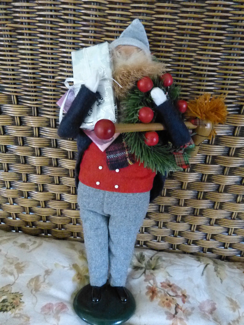 BYERS CHOICE The Carolers Man Shopper Arms-Full of Presents Hobby Horse ...