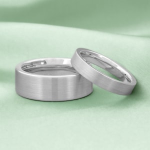 Brushed Tungsten Couple&#39;s Matching Wedding Band Set with Personalized Engraving