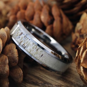 Ombre Deer Antler Inlay Men’s Tungsten Wedding Band with Personalized Engraving