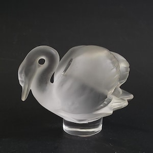 Lalique Yorkshire Terrier Dog Yorkie Kneeling Figurine