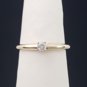 Estate 14K Gold Genuine Diamond Round Cut Wedding Engagement Ring Size 5 1/4 Solid Yellow Gold 14KP F26