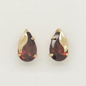 Pair of Estate 10K Yellow Gold 2 Carat Pear Shaped Garnet Earrings Studs Pushback Birthday Anniversary Gift Wife Daughter 2ct