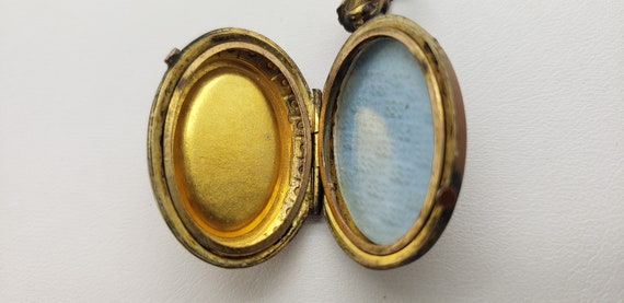 Antique Victorian Etruscan Revival Cameo Locket N… - image 5