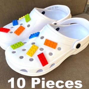 Building Block Croc Charms, Ten (10) 2x4 Plates plate with 12mm Croc Back Button, Five colors, A