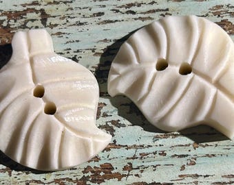 Bone Leaf Buttons