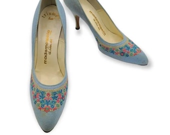 Vintage Mademoiselle Triumph Last Broderad Blommig Babyblå Pumps Klackar
