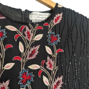 Vintage Adrianna Papell sidenbroderad blus med pärlor och blommigt tryck, storlek S bild 4