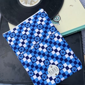 Floral Checkered Zipper Kindle Sleeve, book sleeve, ereader cover, iPad sleeve, book gift, book pouch, booktok buddy, trendy nook case