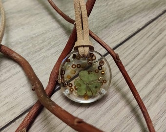 Halskette aus Harz; Wies'n Schmuck; Trachtenschmuck