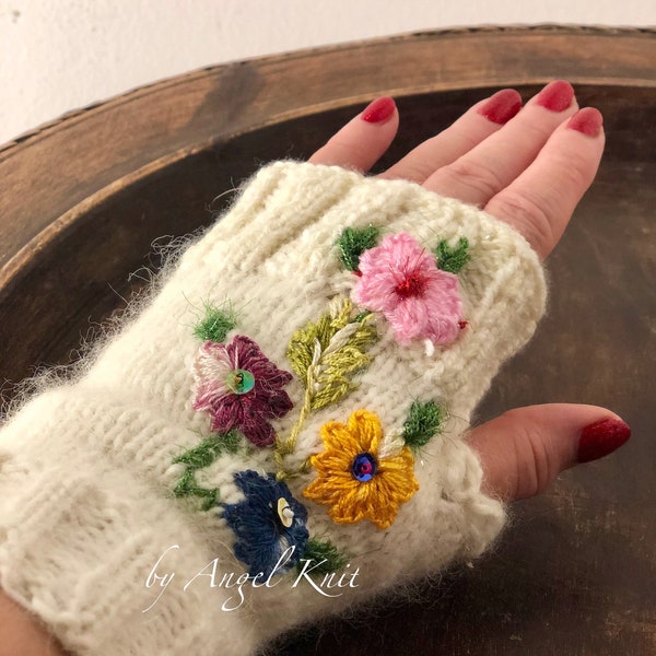 Winter gloves Hand knit Mittens Flower Embroidery Gloves Winter Warm Gloves Gift for her Worm Gloves Hand embroidered mittens