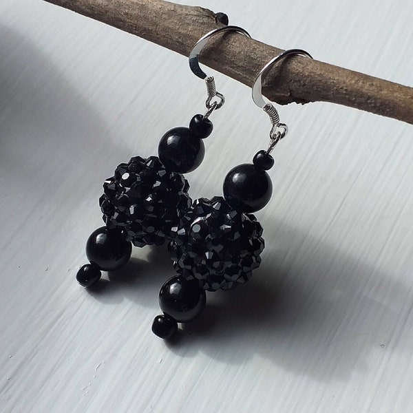 Véritables boucles d'oreilles Whitby Jet, boucles d'oreilles pendantes en argent sterling North Yorkshire Whitby Jet et cristal, boucles d'oreilles Whitby anglais avec pierres précieuses noir de jais