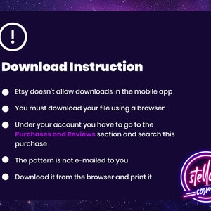 K&ouml;nnte beinhalten: Eine lila und wei&szlig;e Grafik mit einem wei&szlig;en Ausrufezeichen in einem Kreis. Der Text "Download Instruction" ist in fetten wei&szlig;en Buchstaben. Der Text darunter ist eine Liste von Anweisungen, wie man einen digitalen Kauf bei Etsy herunterl&auml;dt. Die letzte Textzeile lautet "stella's COSMOS".