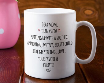 Sottobicchiere Umoristico Con Scritta 'Dear Mum Thanks 4 Putting Up With My Sibling' – 9x9 Cm MDF - 6