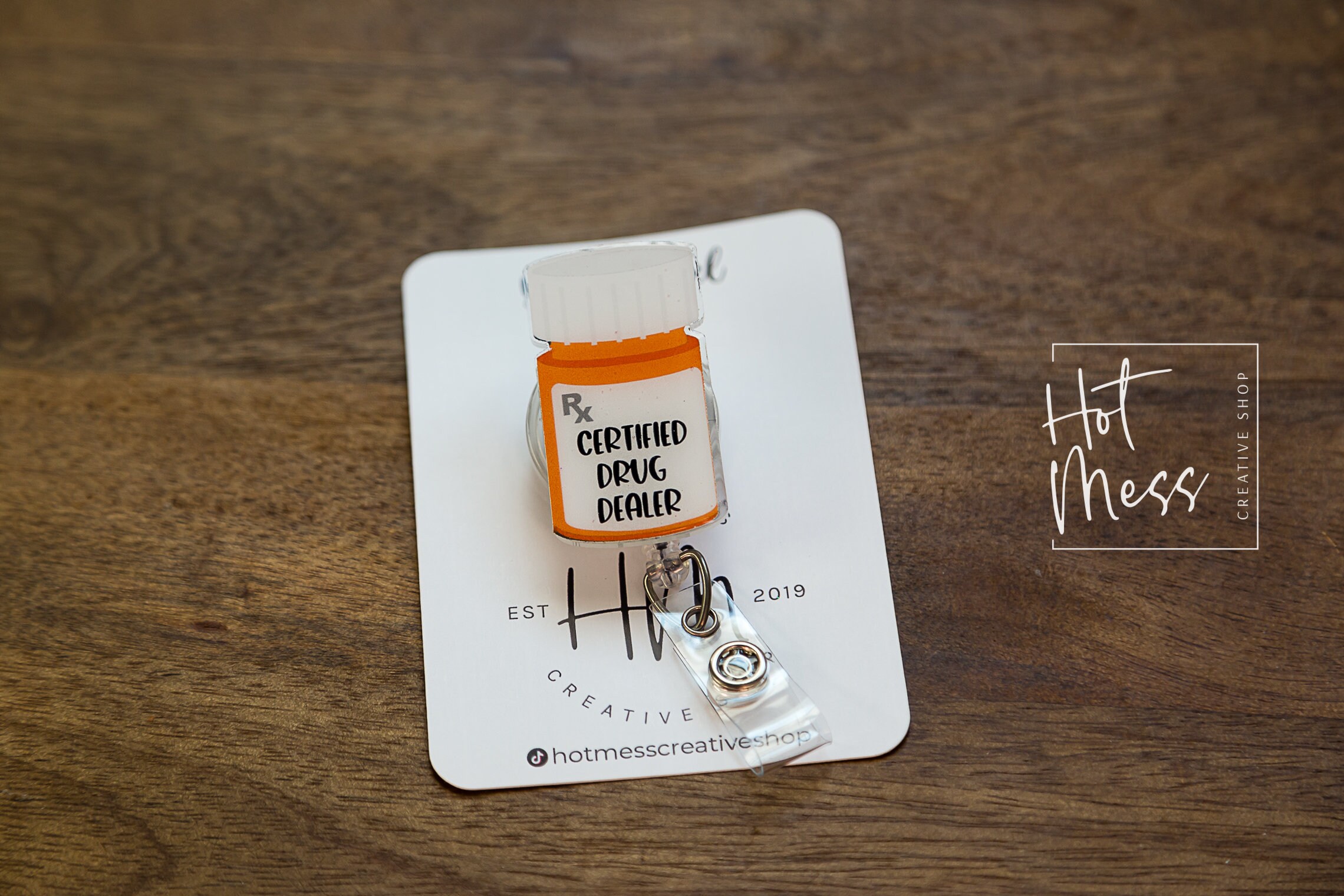 Customized Medical Series Badge Holder Pharmacy Acrylic Pill Retractable Badge Reel Office Supplier Nurse Accessories