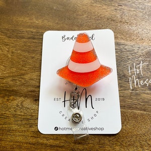 Bobine de badge amusante avec cône de signalisation, bobine de badge de construction, bobine de badge rétractable en acrylique, porte-badge interchangeable, bobine de badge de bénévole