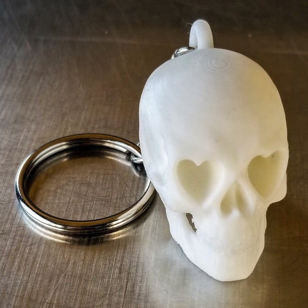 Heart-Eyed Skull Keychain • Gothic Accessory • 3D Printed