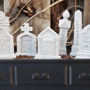 Graveyard Headstone Herb Garden Markers v2 • Gothic Home Garden Decor • Personalized 3D Print